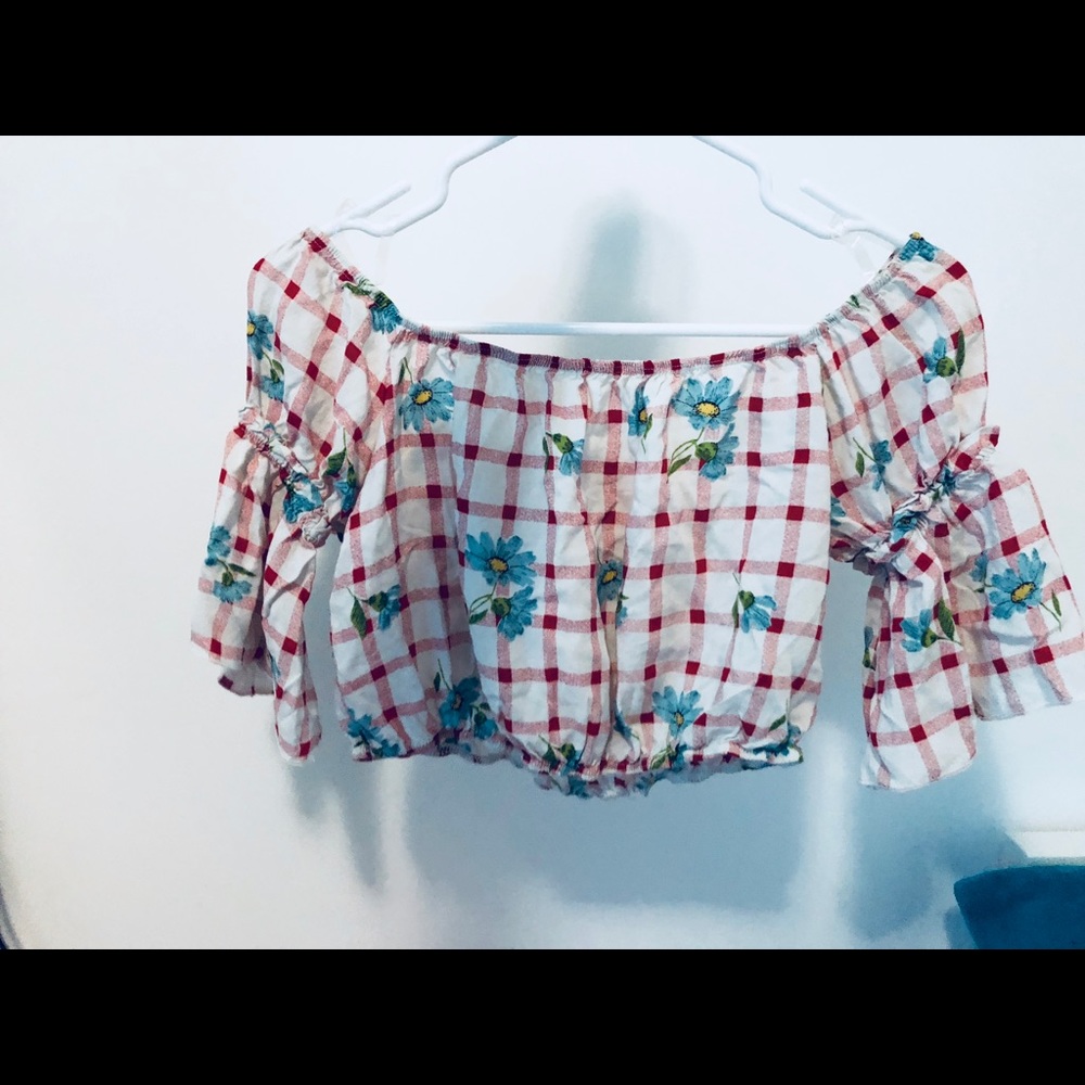 Cute plaid w/flowers crop top